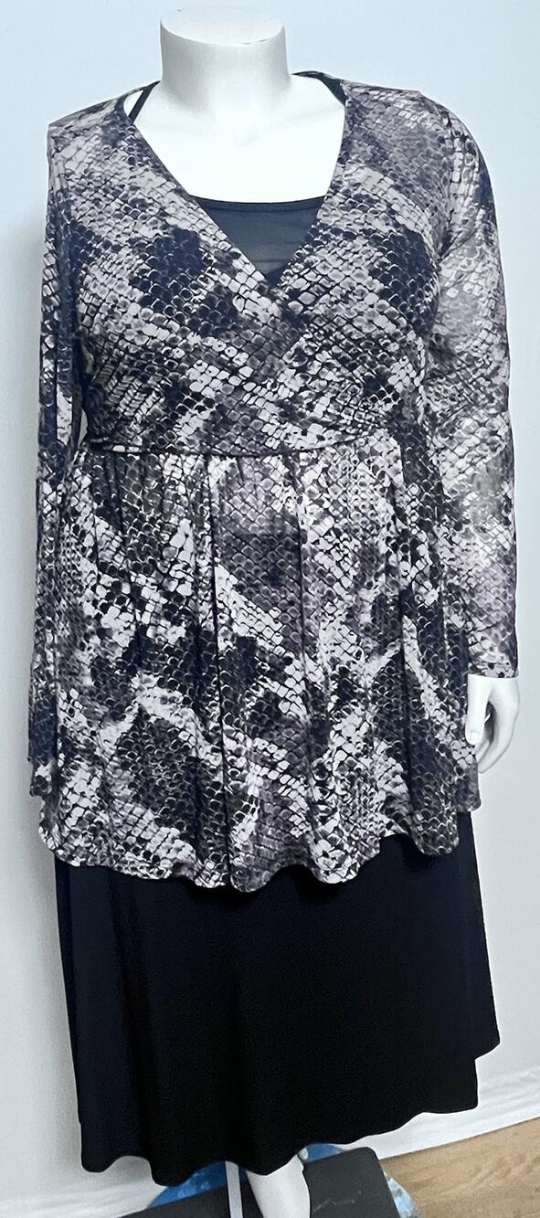 Torrid Snakeskin Sheer Mesh Faux Wrap Babydoll Top Grey Plus Size 3 3X EUC